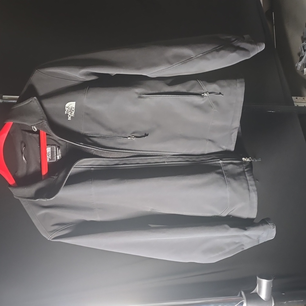THE NORTH FACE MENS BLACK WINDBREAKER-SIZE:MEDIUM
